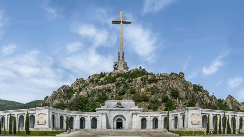 El Escorial y Valle de los Caídos desde Madrid